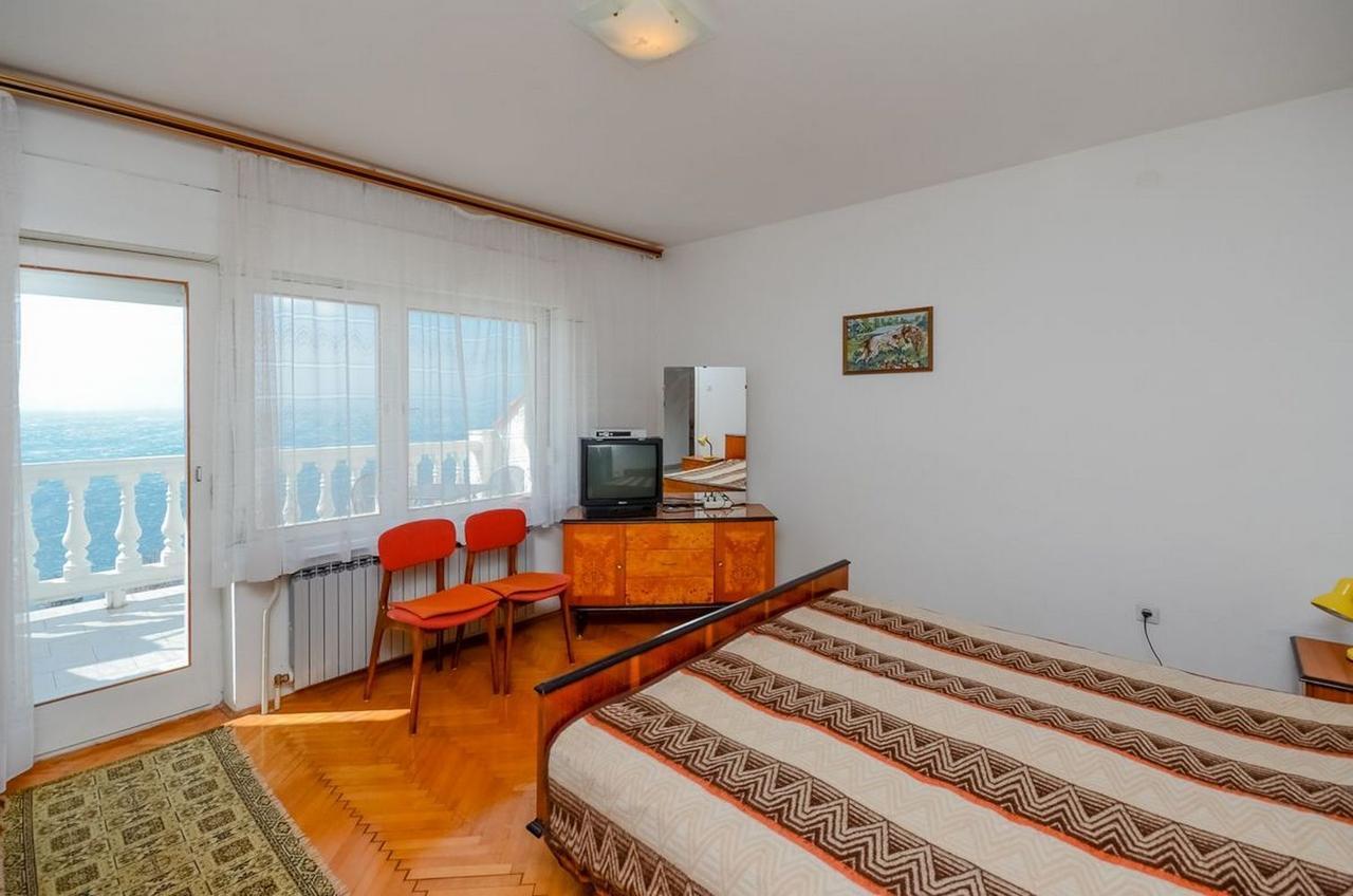 Lucia Apartment *